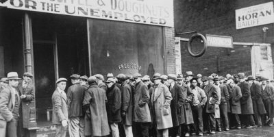 dustbowl_unemployed_men_queued_outside_a_depression_soup_kitchen_1931_-_nara